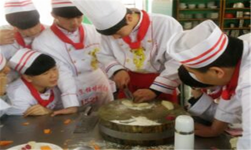 在家里制作美食让小家更有滋味