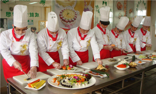 闷热的季节滋补下火养生食谱推荐