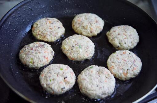 外酥里嫩之香煎豆腐饼15