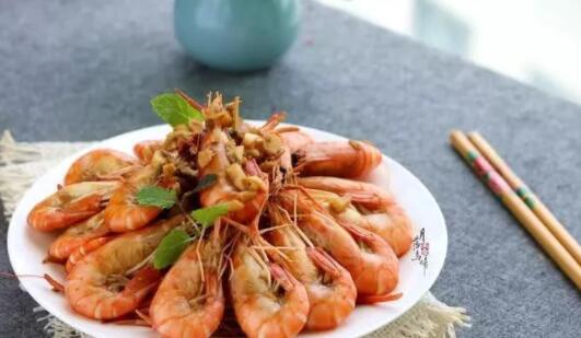 儿童食谱家常菜之草虾的做法2