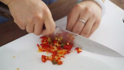 泡椒牛蛙的正宗做法10