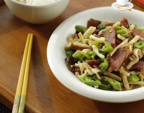 腊肉萝卜干咸菜的做法2