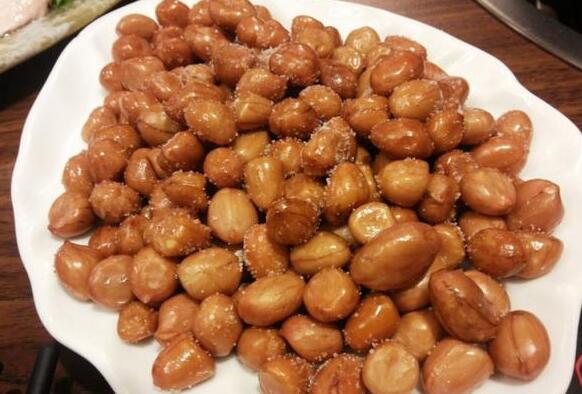花生米怎么做好吃 炒花生米的做法6