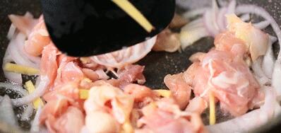 电饭煲香菇鸡肉焖饭的做法8