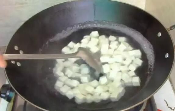 麻婆豆腐是哪个地方的菜 麻婆豆腐的简单家常做法3
