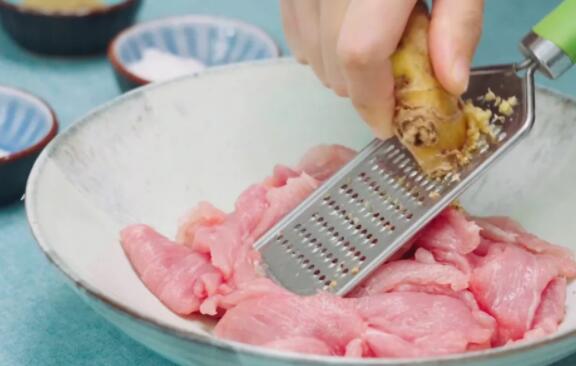 小酥肉的家常做法4