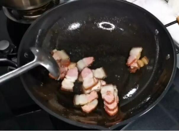 冬笋腊肉怎么做好吃 冬笋腊肉的做法5