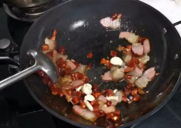冬笋腊肉怎么做好吃 冬笋腊肉的做法6