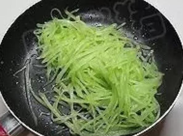 莴笋怎么做好吃 莴笋的做法5