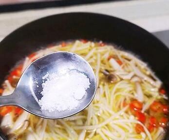酸汤肥牛8