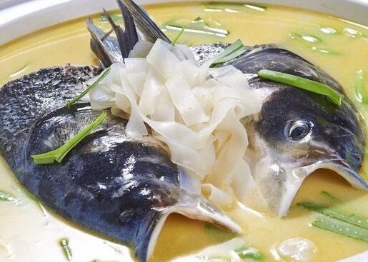 鱼头豆腐汤1