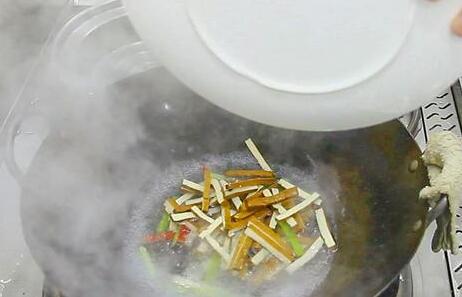 大葱爆香干5