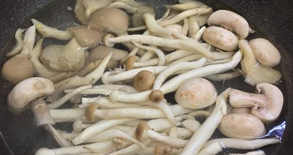牛骨杂菇汤5