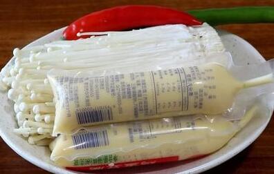 金针菇烧鸡蛋豆腐1