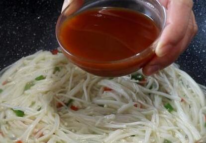 金针菇烧鸡蛋豆腐11