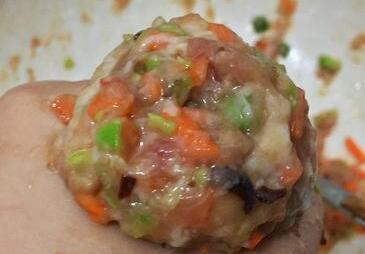 豆腐咸鸭蛋肉丸汤9