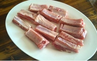 蒜香排骨的做法3