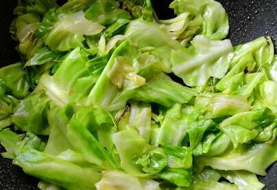 包菜炒粉条7