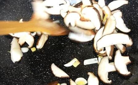 香菇炒腐竹5