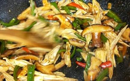 香菇炒腐竹9