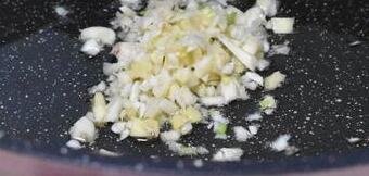 胡萝卜和黑木耳炒肉丝10