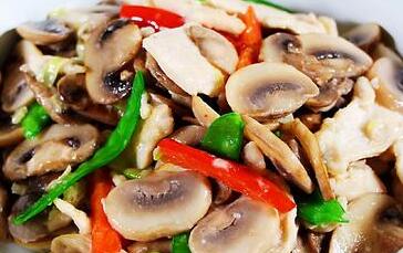 鸡胸肉炒口蘑1