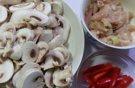鸡胸肉炒口蘑3