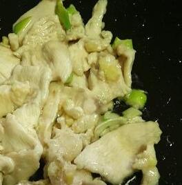 鸡胸肉炒口蘑6