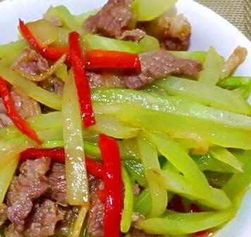 莴笋炒肉1