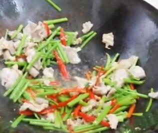 芹菜炒肉9