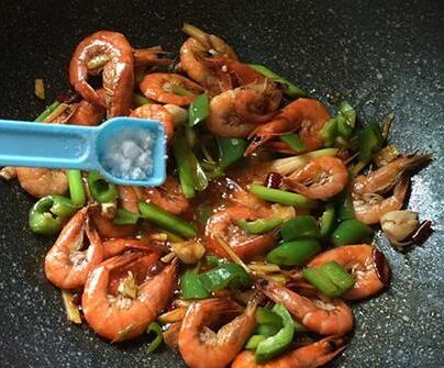 蒜苗香辣虾9