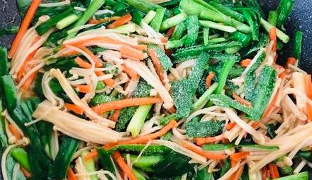 韭菜炒金针菇6