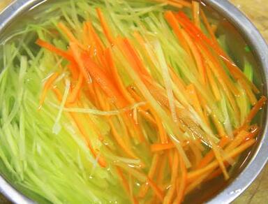 莴笋炒肉2