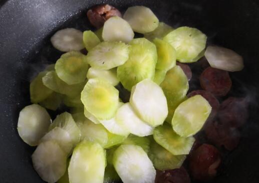 腊肠鸡蛋炒莴苣8