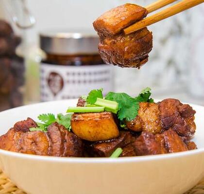 酱汁红烧肉1