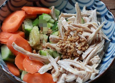 鸡胸肉拌黄瓜6