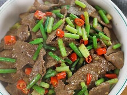 蒜苔炒猪肝11