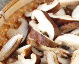 香菇炒蒜苔3