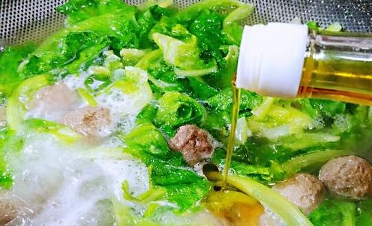 牛肉丸子生菜汤6