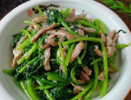 茼蒿炒肉1