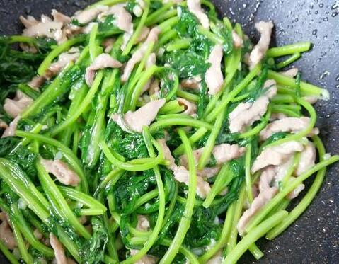 茼蒿炒肉7