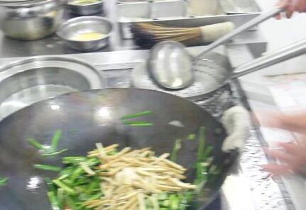 韭菜炒香干7