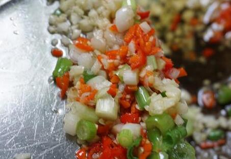 蒜香金针菇7