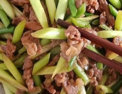 牛肉炒蒜薹1