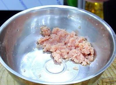 蒜汁秋葵塞肉2