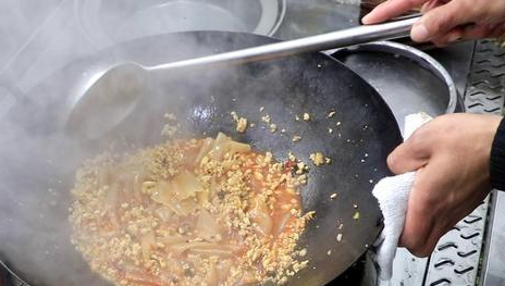 粉条烩肉末8