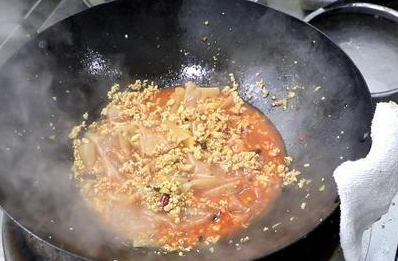 粉条烩肉末9