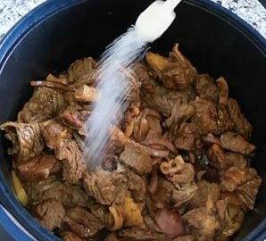 土豆炖牛腩10