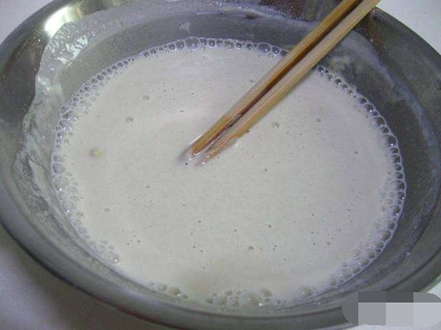 电饼铛制作凉皮的方法