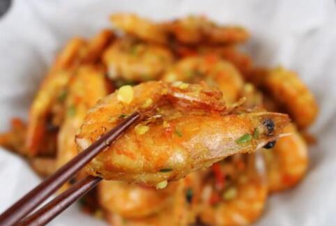 外酥里嫩椒盐虾的做法